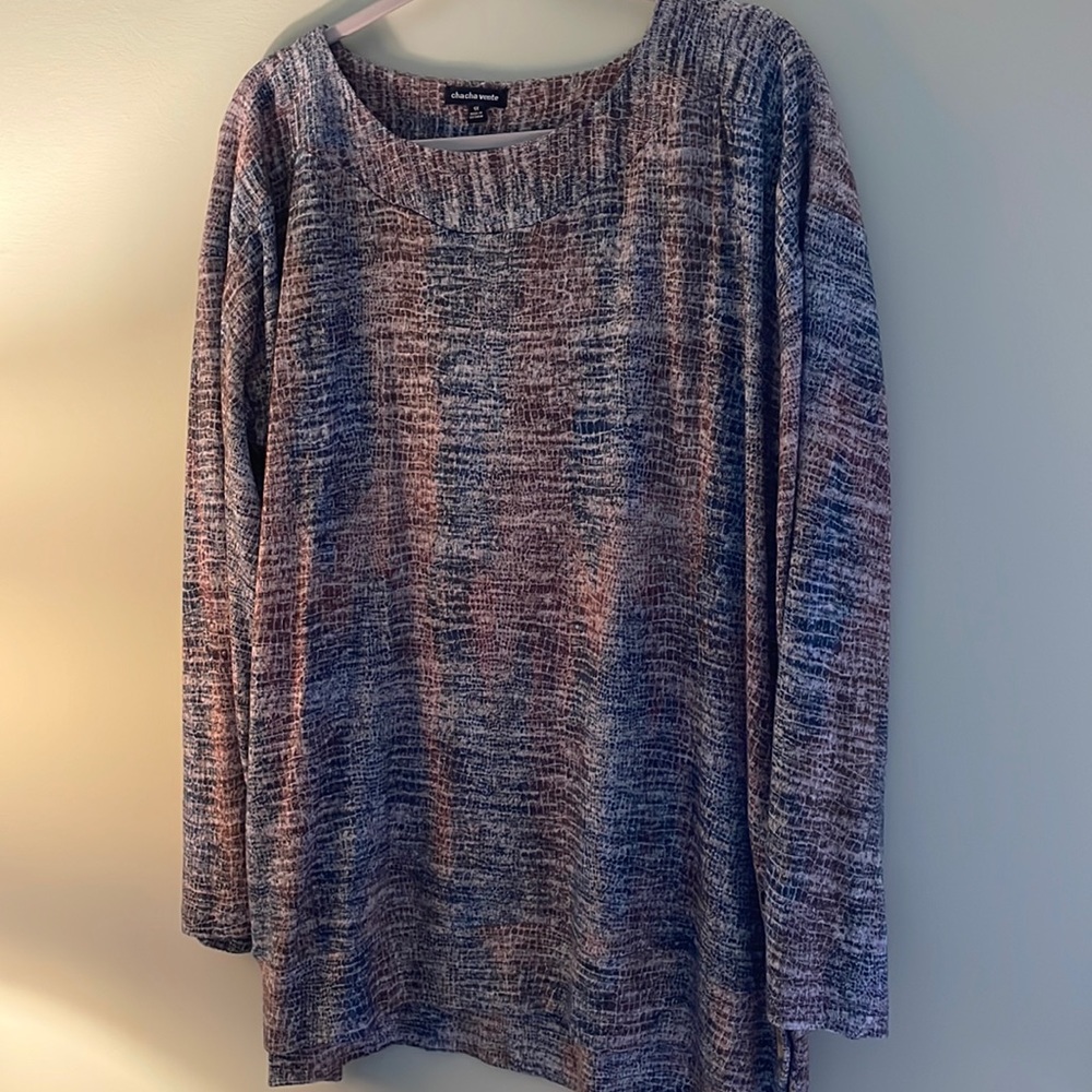 3/4 multi colored shirt